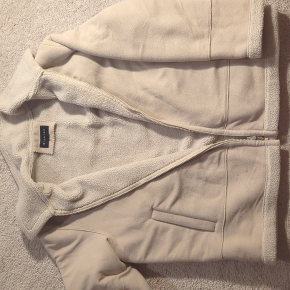 Tan winter coat - Picture 1 of 3
